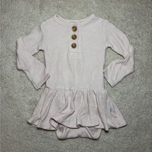 Posh Peanut Long sleeve waffle knit twirl bodysuit dress in size 6-12 months.